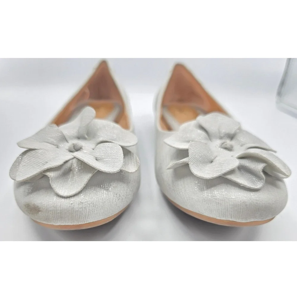 B.O.C. Born Concept‎ Silver White Floral Ballet Flats Womens 9.5 Metallic